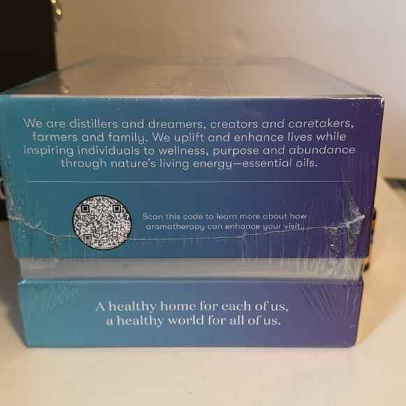 SOLD!! NEW YOUNG LIVING DUET BLUE TOOTH SPEAKER DIFFUSER WITH 8 Essential Oils - Picture 13 of 15